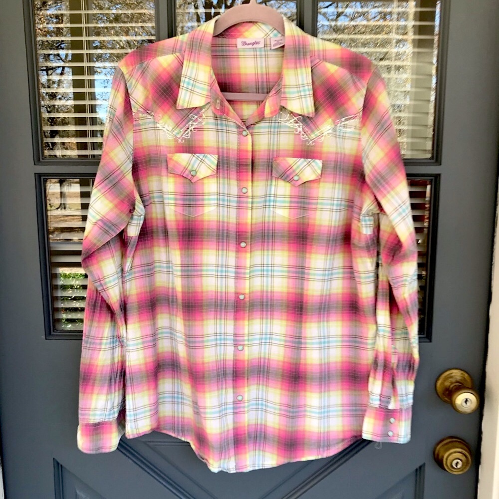 Women’s Wrangler Western Long Sleeve Pearl Snap Pink Multi Pastel Plaid Shirt XL